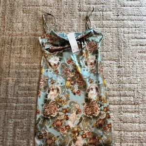 URBAN OUTFITERS NWT TRENDY DRESS